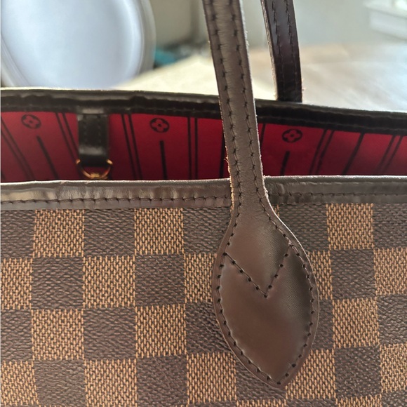 Authentic Louis Vuitton Neverful GM - Picture 5 of 10